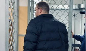 Петропавлда жолда қауіпті маневр жасаған жүргізуші 15 тәулікке қамалды