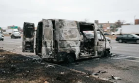Тело человека обнаружили в сгоревшем автомобиле: начато расследование убийства
