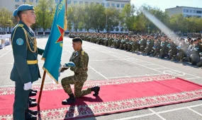 Алматы облысында 600-ге жуық десантшы Жауынгерлік тумен қоштасты