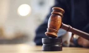 Оқушыға тиіскен мұғалім жеңіл жазамен құтылуы мүмкін