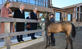 Король Филипп пен патшайым Матильда қазақтың ұлттық мұрасымен танысты