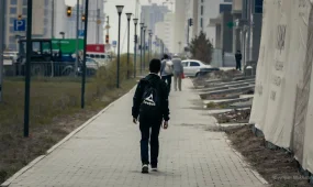 «Ішінен, бүйрегінен ұрып, аузына шикі балық тыққан»: Алматыда 11 жастағы баланы жасөспірімдер қорлаған
