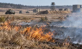 Четверо военных погибли и десятки пострадали при пожаре на военной базе