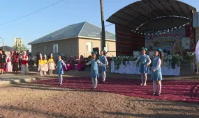 Жамбыл облысында  50 әже бір мезетте бесік тербетіп, әлди айтты