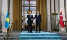Қасым-Жомарт Тоқаевты Анкарадағы Президент сарайында салтанатты қарсы алу рәсімі өтті