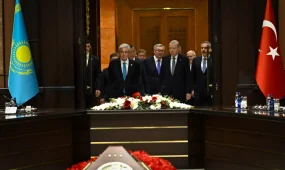 Президенты Казахстана и Турции провели переговоры в расширенном составе