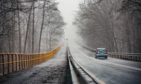 Из-за непогоды в ЗКО перекрыли участок республиканской трассы
