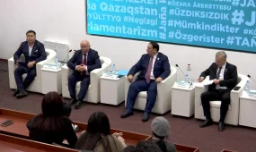 «Amanat» партиясының өкілдері жаңа Конституция жобасын "Bir Tolqynda" диалог алаңында жастармен бірге талқылады