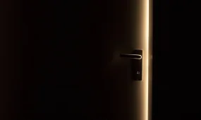 Обещали дуб, продали другое: жительнице области Абай вернули деньги за двери