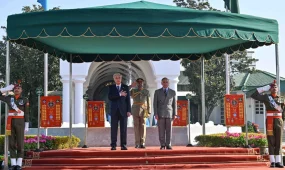 Токаева официально встретили в резиденции Премьер-министра Пакистана (ВИДЕО)