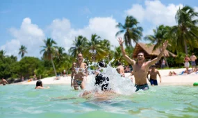 Таиланд предупреждает туристов: аномальная жара до +43°C ожидается весной 2026 года