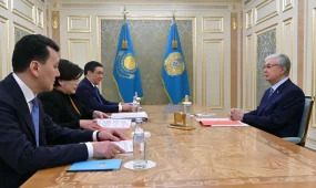 Президент Конституциялық комиссия жетекшілерімен жұмыс кеңесін өткізді