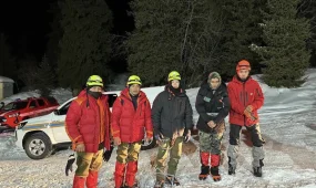 Замерзал над пропастью: в горах Алматы едва не погиб скалолаз