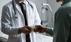 Более 600 млн тенге похитили в системе здравоохранения Мангистауской области