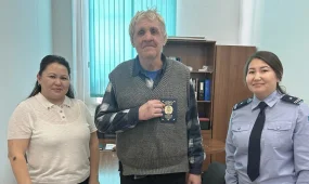 Житель ВКО спустя 20 лет получил документы