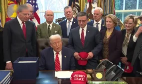 Эпштейннің ісі Трамптың қатысы бар болғандықтан тергелмей отыр