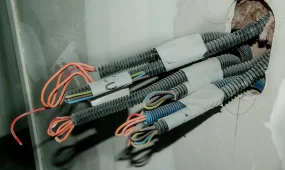 В Акмолинской области мужчину ударило током в частном пансионате