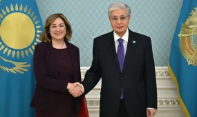 Мемлекет басшысы АҚШ елшісі Джули Стаффтты қабылдады