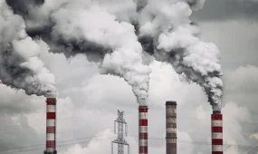 Из-за смога школьники Усть-Каменогорска перейдут на онлайн-обучение