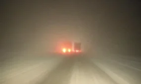 Трассы закрыли в трёх областях Казахстана из-за нулевой видимости
