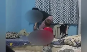 Привязала ребенка к батарее и избила: жительницу Жаркента признали невменяемой