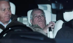 Принц Эндрю стал первым за 380 лет британским монархом, побывавшим под стражей