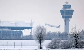 Сильный снегопад парализовал аэропорты Мюнхена и Вены