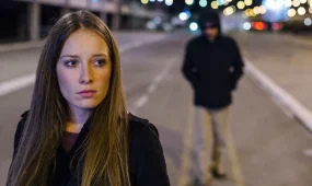 БҚО-да сталкинг жасаған ер адамға айыппұл салынды