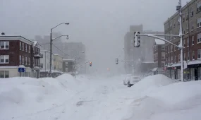 Казахстан накрывает циклон: метель, ветер до 30 м/с и густой туман