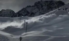 В Алматы на Шымбулаке мужчину накрыла лавина