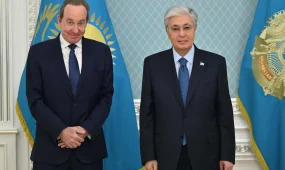 Президент Air Astana компаниясының директорымен кездесті