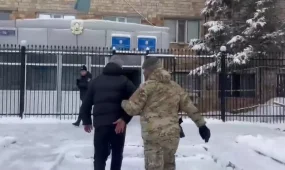 Бриллианты норковая шуба и ноутбук - в Караганде задержали банду воров