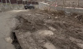 «Безобразие творится»: жители села Бесагаш почти два года ждут восстановления дорог после стройки