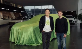 Жеке кәсіпкер Михаил Шайдоровтың әкесіне көлік сыйлады