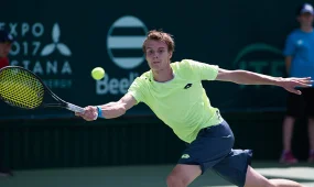 Бублик молниеносно стартовал в Дубае: победа за 65 минут