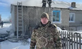 Павлодар облысында қою түтін басқан үйден екі бала құтқарылды