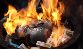 Сжигать нераспроданную одежду запретили в Европе