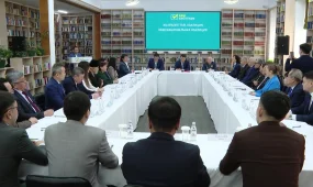 Представители коалиции "За Народную Конституцию Справедливого и Прогрессивного Казахстана!" во главе с госсоветником Е. Кариным провели встречу с общественностью области Абай