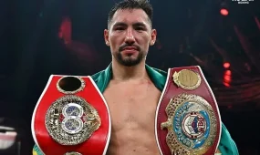 Жәнібек Әлімханұлы WBO әлем чемпионы атағын сақтап қалды