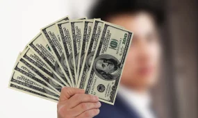 Тенге укрепился: сколько стоят доллар и евро в Казахстане 6 марта