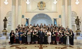 Касым-Жомарт Токаев поздравил казахстанок с Международным женским днем