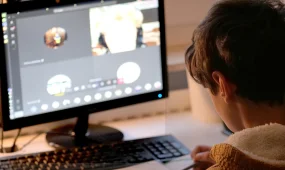 Астанада екінші ауысымдағы оқушылар да онлайн оқиды