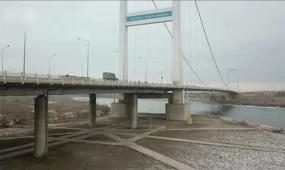 Семейде әйел адам көпірден секіріп кетті