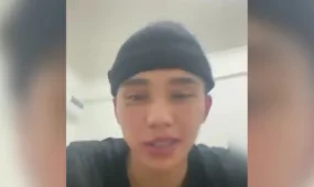 Атырауда әлеуметтік желінің тікелей эфирінде бойжеткенге күш қолданған жігіттің үстінен қылмыстық іс қозғалды