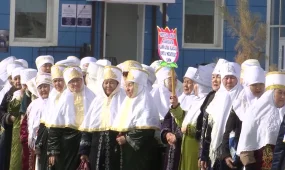 Сотни актюбинцев приняли участие в торжественном шествии в честь Көрісу күні