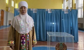 Шымкентцы пришли на референдум в национальной одежде