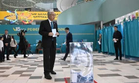 Касым-Жомарт Токаев проголосовал на республиканском референдуме