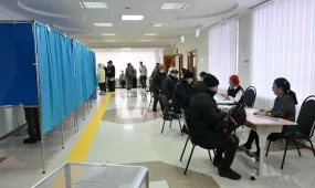 Министры и акимы областей проголосовали на референдуме