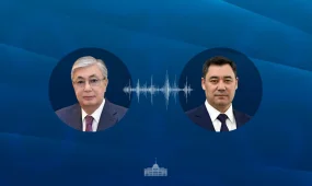 Мемлекет басшысы Қырғыз Республикасының Президенті Садыр Жапаровпен телефон арқылы сөйлесті