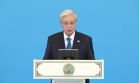 Президент жаңа Конституцияны қабылдап, қол қойды